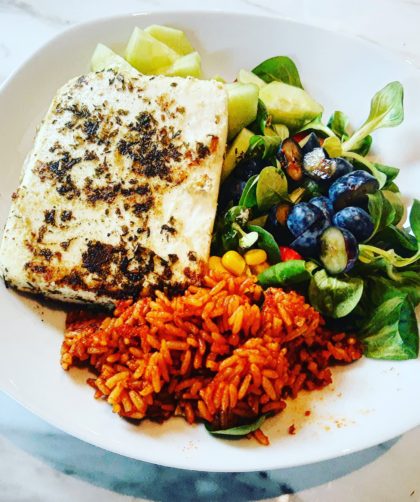 Simply Grill & Pfannengenuss - in der Pfanne angebraten und mit Tomatenreis und fruchtigem Salatmix serviert.